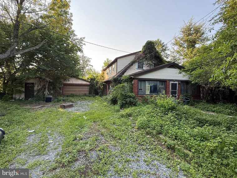Photo of 406 Warwick Pl Edgewater, MD 21037