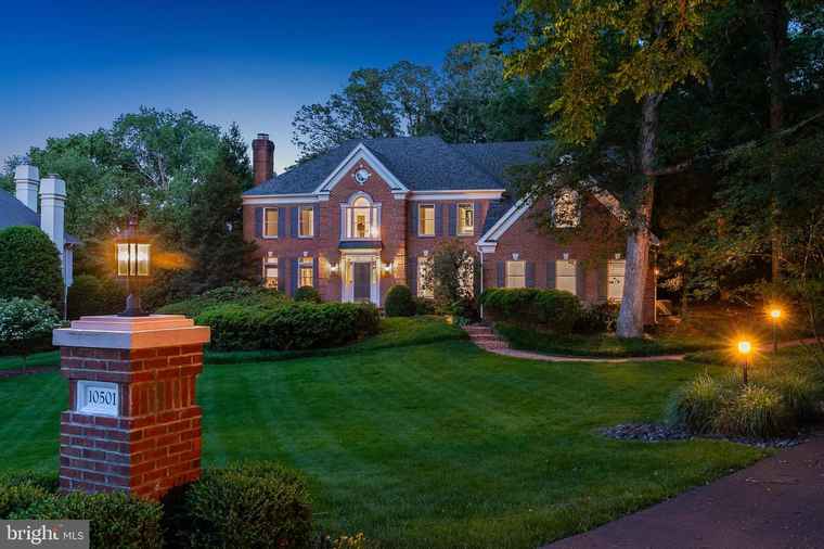 Photo of 10501 Hannah Farm Rd Oakton, VA 22124