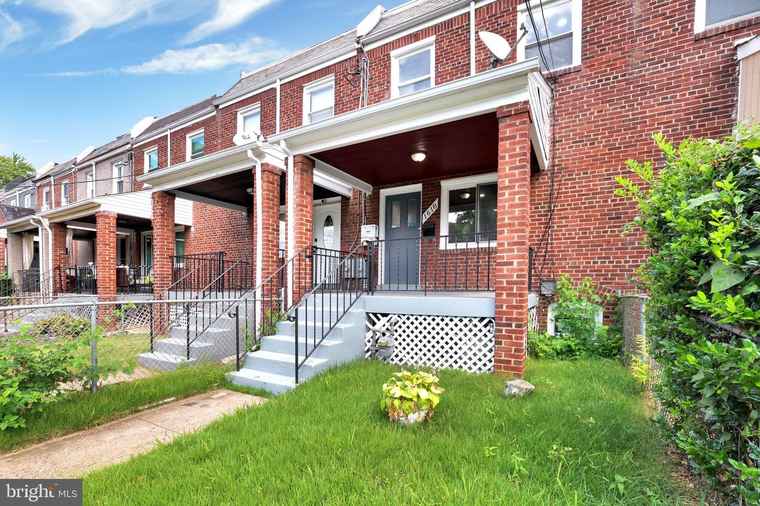 Photo of 1618 16th St SE Washington, DC 20020