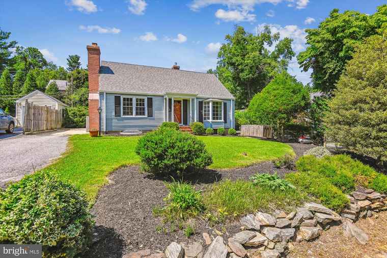 Photo of 1402 Ruxton Rd Baltimore, MD 21204