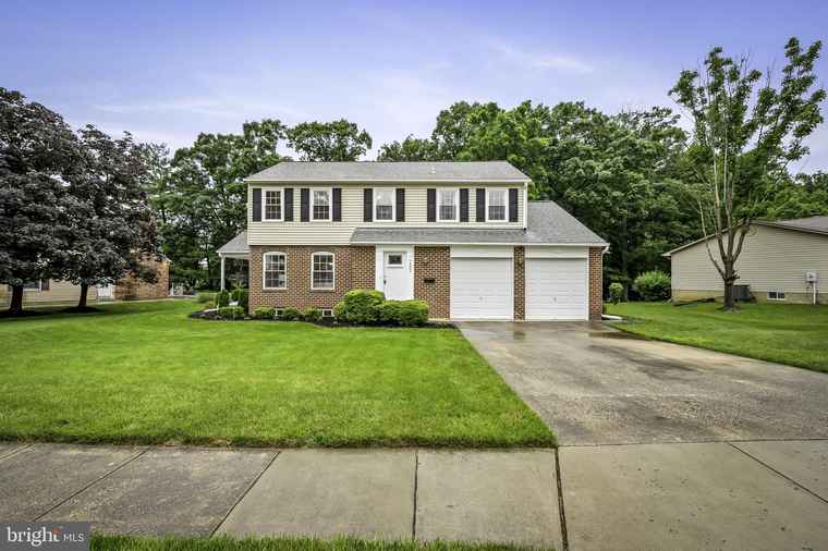 Photo of 1302 Lincolnwoods Dr Catonsville, MD 21228