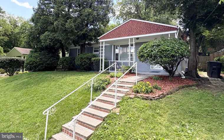Photo of 3307 Pennsylvania St Hyattsville, MD 20783