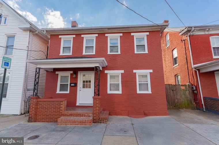Photo of 719 2nd St Martinsburg, WV 25404