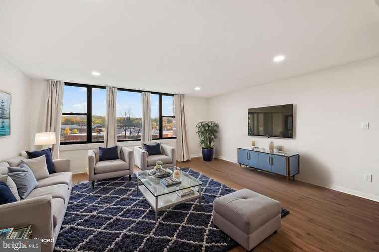 Photo of 4600 Duke St #723 Alexandria, VA 22304