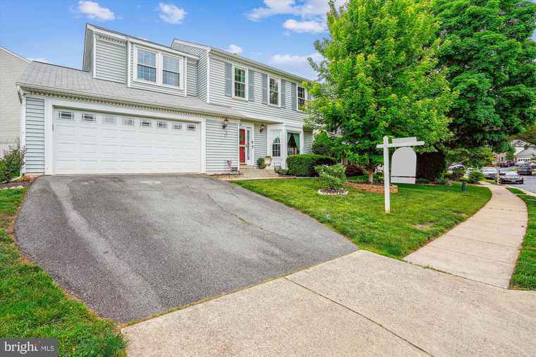Photo of 13114 Willoughby Point Dr Fairfax, VA 22033