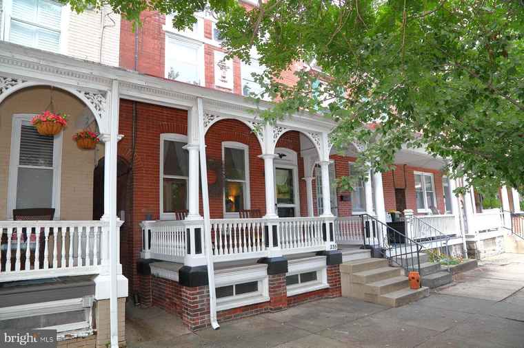 Photo of 235 E New St Lancaster, PA 17602