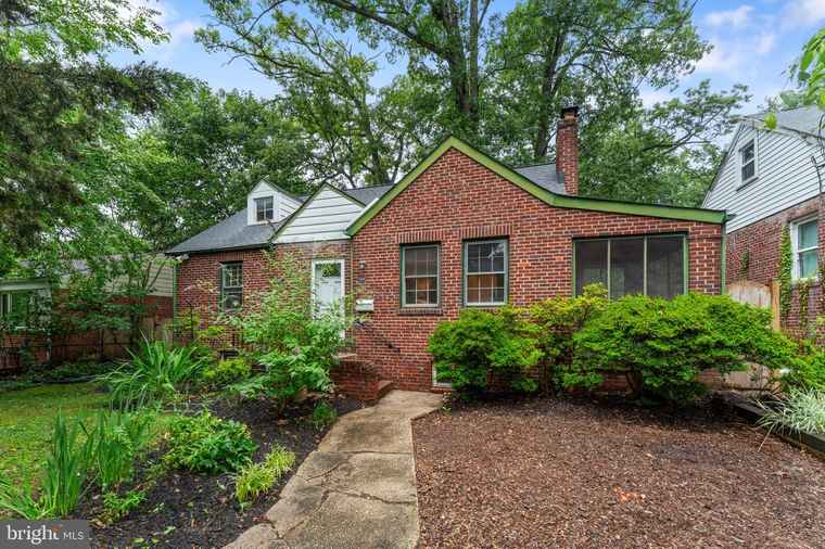 Photo of 7506 Alfred Dr Silver Spring, MD 20910