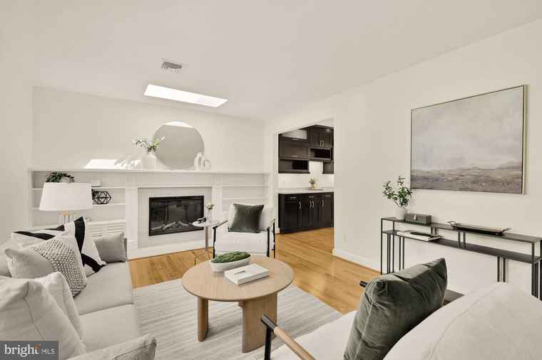 Photo of 8921 Whitney St Silver Spring, MD 20901
