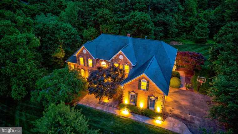 Photo of 1011 Preserve Ct Great Falls, VA 22066
