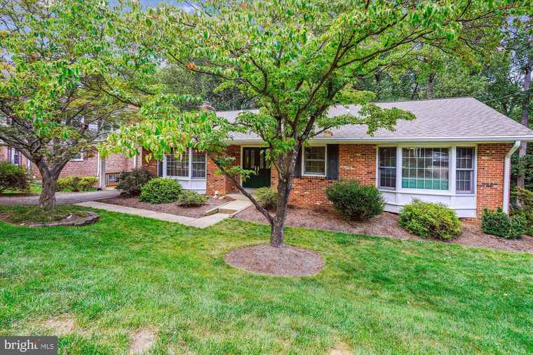 Photo of 8131 Briar Creek Dr Annandale, VA 22003
