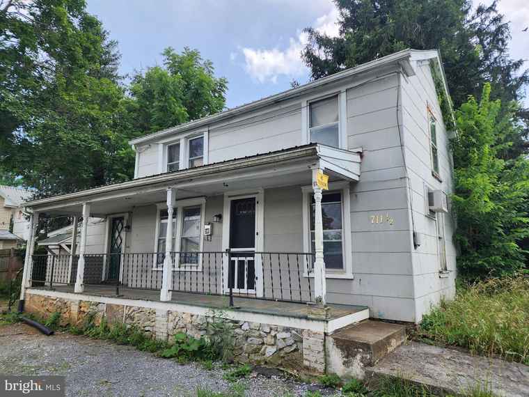Photo of 711 1/2 Raleigh St S Martinsburg, WV 25401