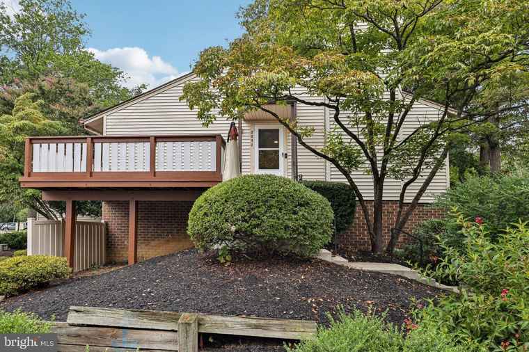 Photo of 2852 Chablis Cir Unit 14A Woodbridge, VA 22192