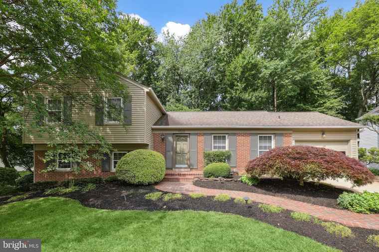 Photo of 9528 Wallingford Dr Burke, VA 22015