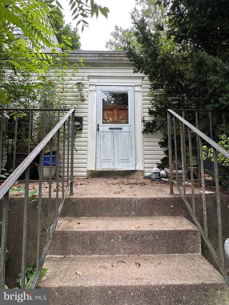Photo of 4025 Hallman St Fairfax, VA 22030