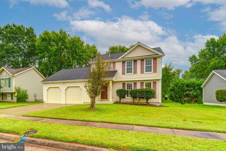 Photo of 16305 Bromall Ct Chantilly, VA 20151