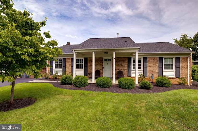Photo of 2190 Stratton Dr Potomac, MD 20854
