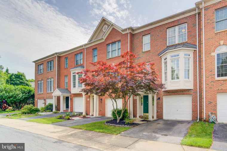 Photo of 480 Winding Rose Dr Rockville, MD 20850