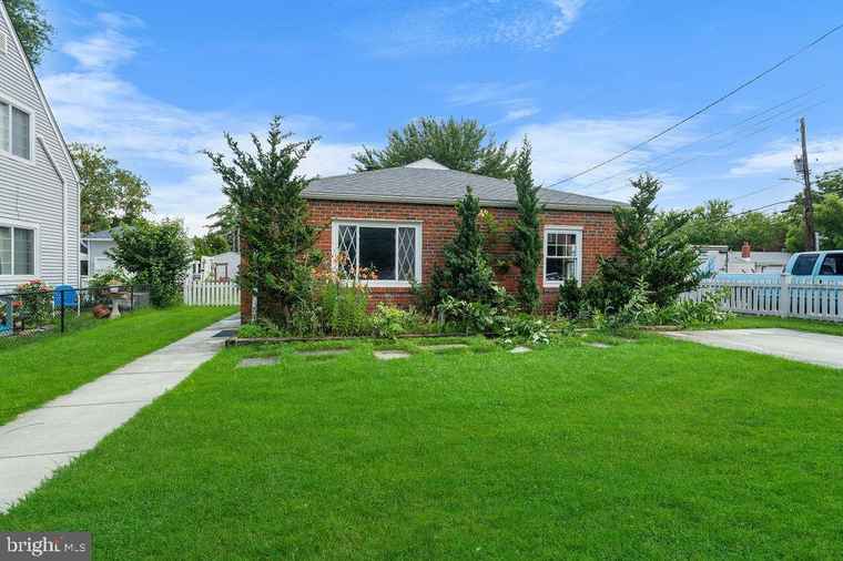 Photo of 38 4th St Laurel, MD 20707