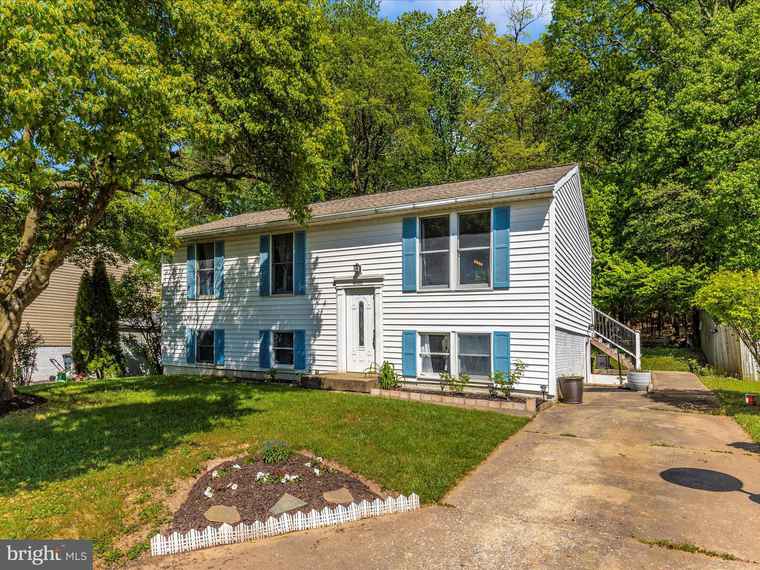 Photo of 203 Village Way Mount Airy, MD 21771