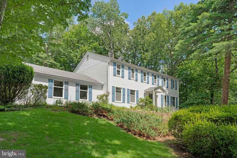 Photo of 2305 Acton Dr Reston, VA 20191