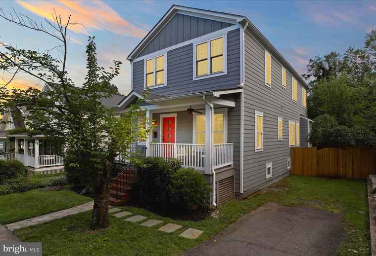 Photo of 22 W Del Ray Ave Alexandria, VA 22301