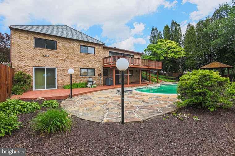 Photo of 7119 Pheasant Cross Dr Baltimore, MD 21209