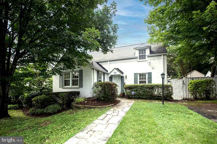 Photo of 4603 Overbrook Rd Bethesda, MD 20816