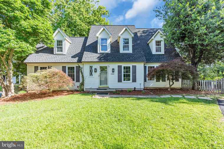 Photo of 13634 Poplar Tree Rd Chantilly, VA 20151
