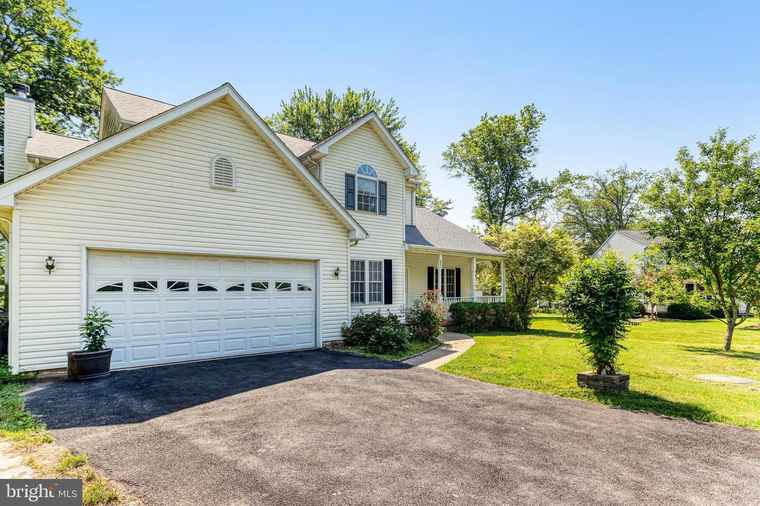 Photo of 7511 Melton Ct Gainesville, VA 20155
