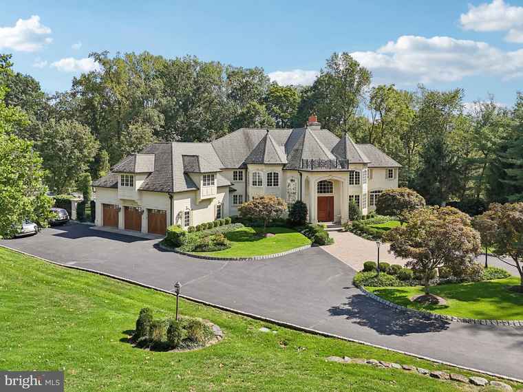 Photo of 13 Hageman Ln Princeton, NJ 08540
