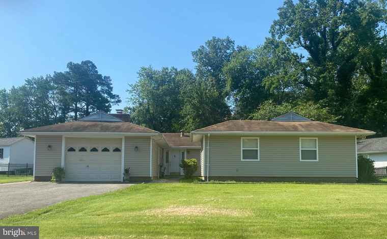 Photo of 8023 Holly Ave Waldorf, MD 20601