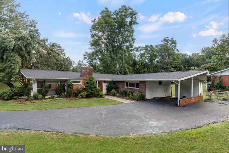 Photo of 1602 Woodling Way Pikesville, MD 21208