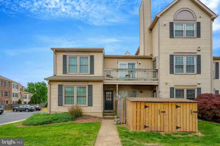 Photo of 10519 Stonington Ln Manassas, VA 20109