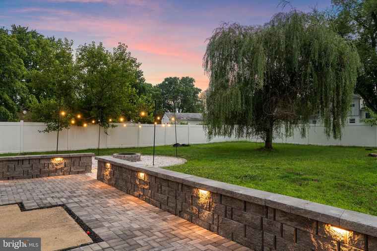 Photo of 9408 Gwynndale Dr Clinton, MD 20735