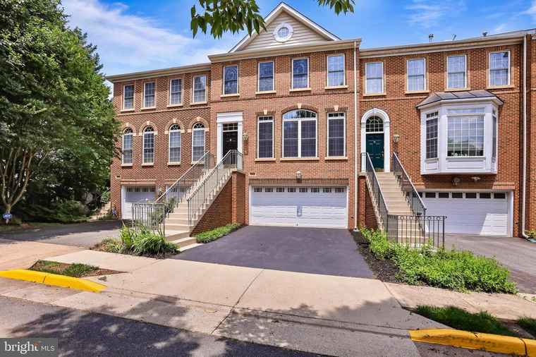 Photo of 9988 Cyrandall Dr Oakton, VA 22124