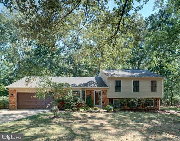 Photo of 12356 Lima Ln Reston, VA 20191