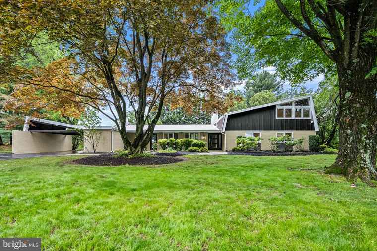 Photo of 3405 Woodvalley Dr Pikesville, MD 21208