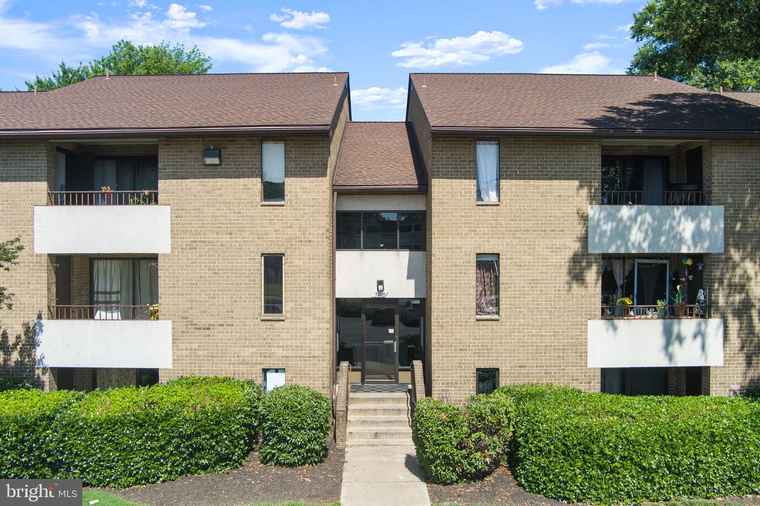 Photo of 505 Florida Ave Unit T3 Herndon, VA 20170