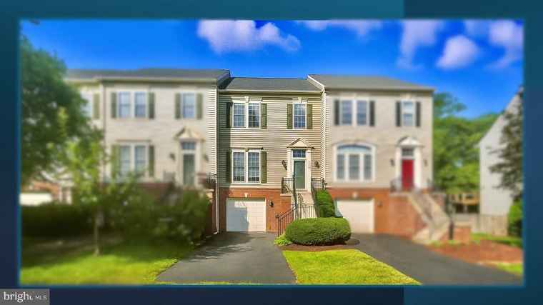 Photo of 14399 Fowlers Mill Dr Gainesville, VA 20155