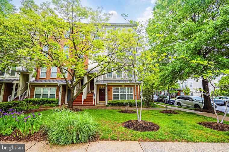 Photo of 658-A Main St Unit 658A Gaithersburg, MD 20878