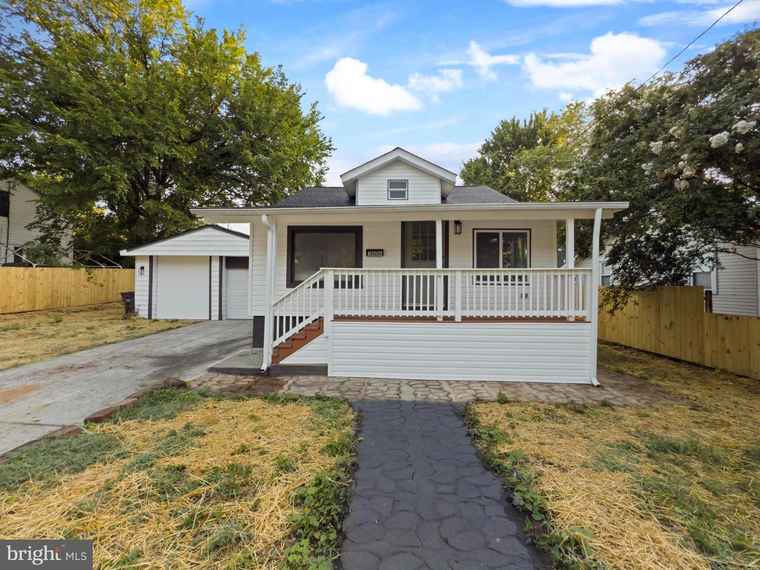 Photo of 3806 Oliver St Hyattsville, MD 20782