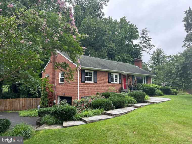 Photo of 3200 Prosperity Ave Fairfax, VA 22031