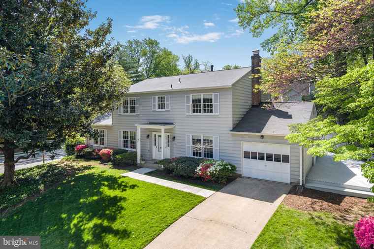 Photo of 5400 30th St N Arlington, VA 22207