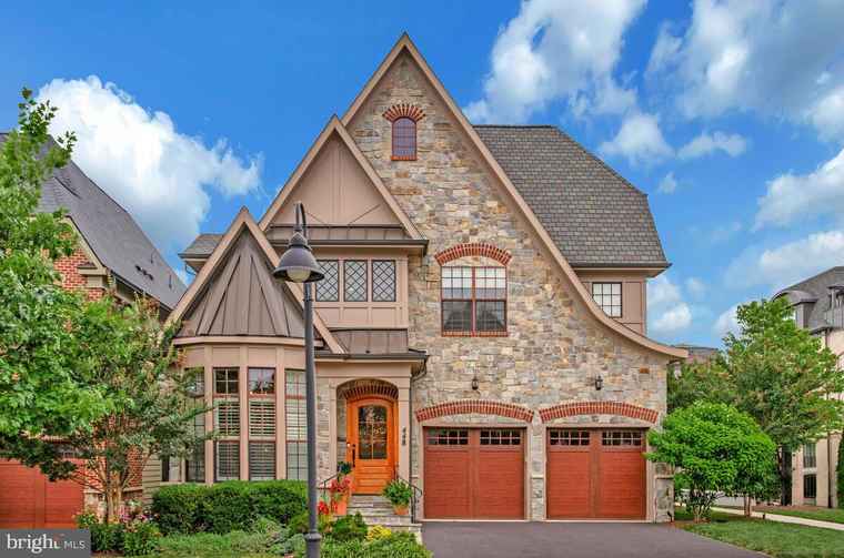 Photo of 448 Salk Cir Gaithersburg, MD 20878