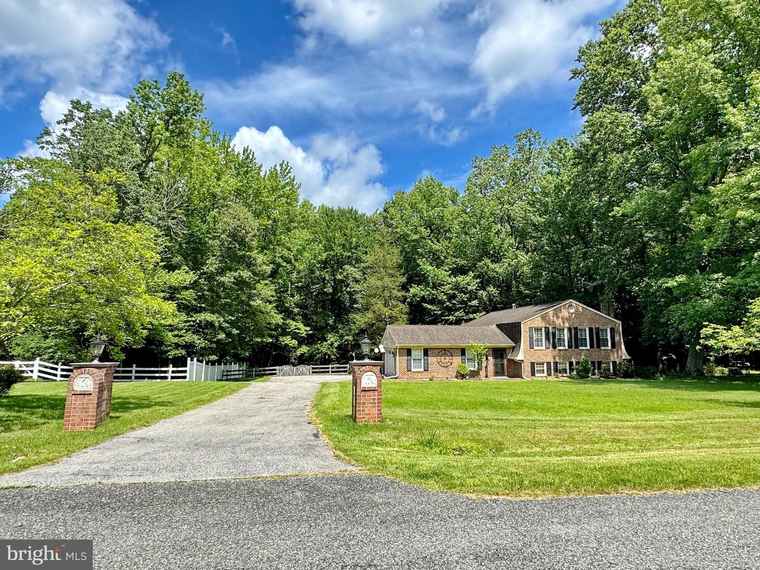 Photo of 9431 Silver Oak Rd La Plata, MD 20646