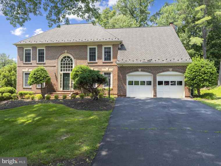 Photo of 11102 Bowen Ave Great Falls, VA 22066