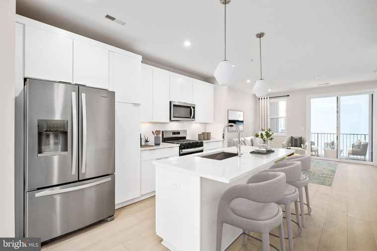 Photo of 4768 Sully Point Ln Chantilly, VA 20151