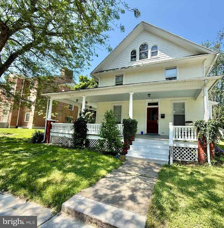 Photo of 220 N Bradford St Dover, DE 19904