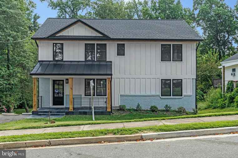 Photo of 10211 Stratford Ave Fairfax, VA 22030