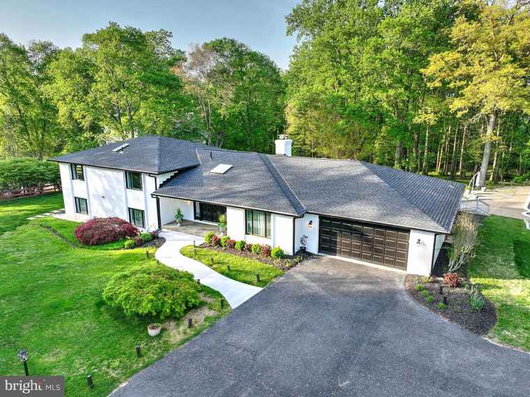 Photo of 317 Springvale Rd Great Falls, VA 22066